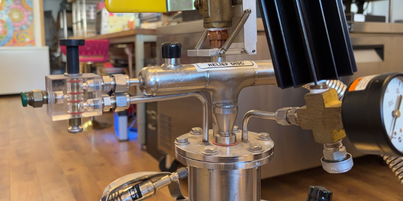 Liquid nitrogen dewar feed hardware used to cool the thermal-vacuum shroud